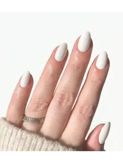 24 PIEZAS DE UÑAS BLANCAS