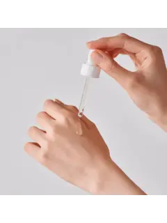 Beauty-of-Joseon-Glow-Serum-Propolis-Niacinamide-hand_600x.webp